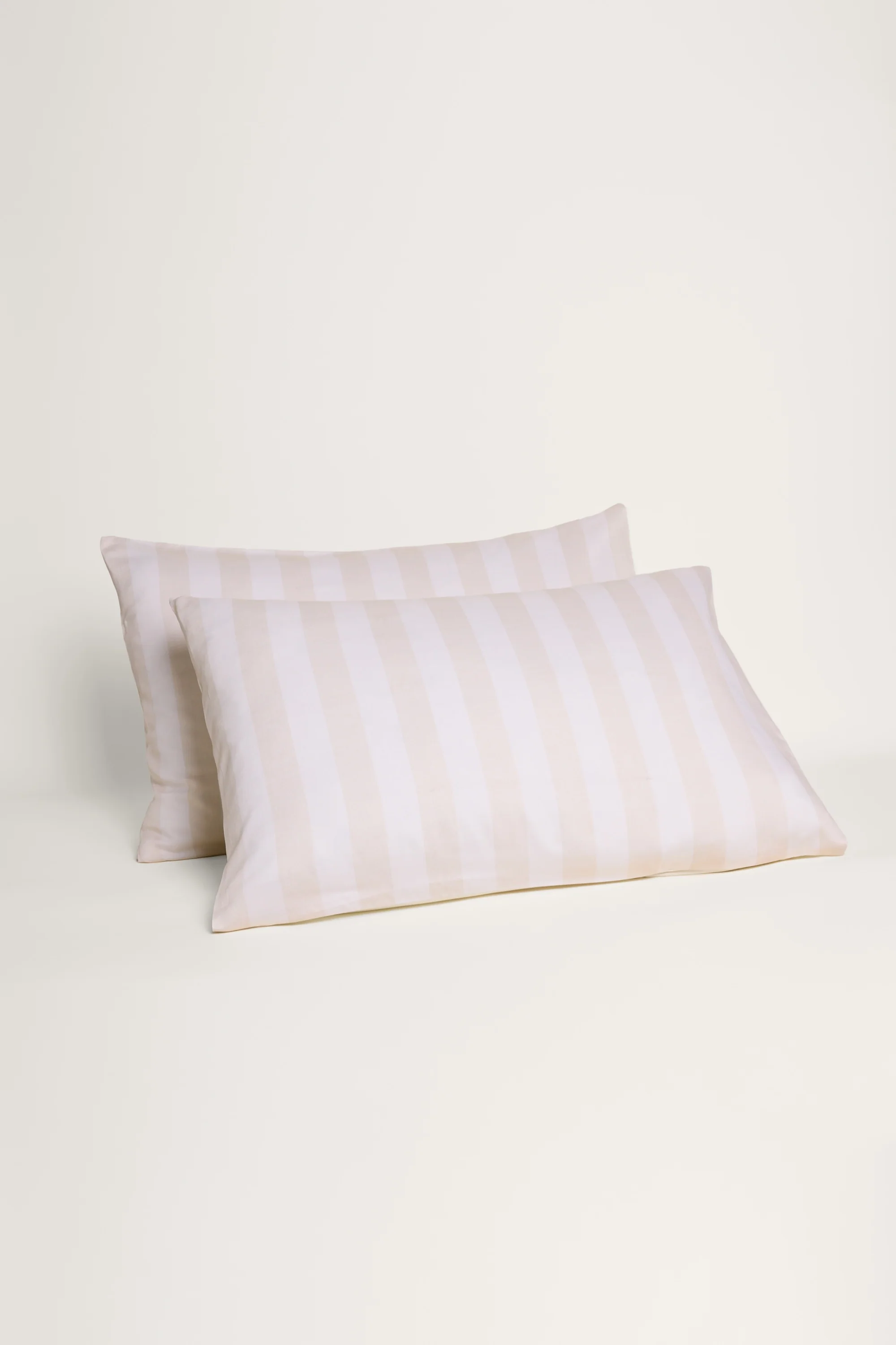 Geo Printed Super King Pillowcases in Natural