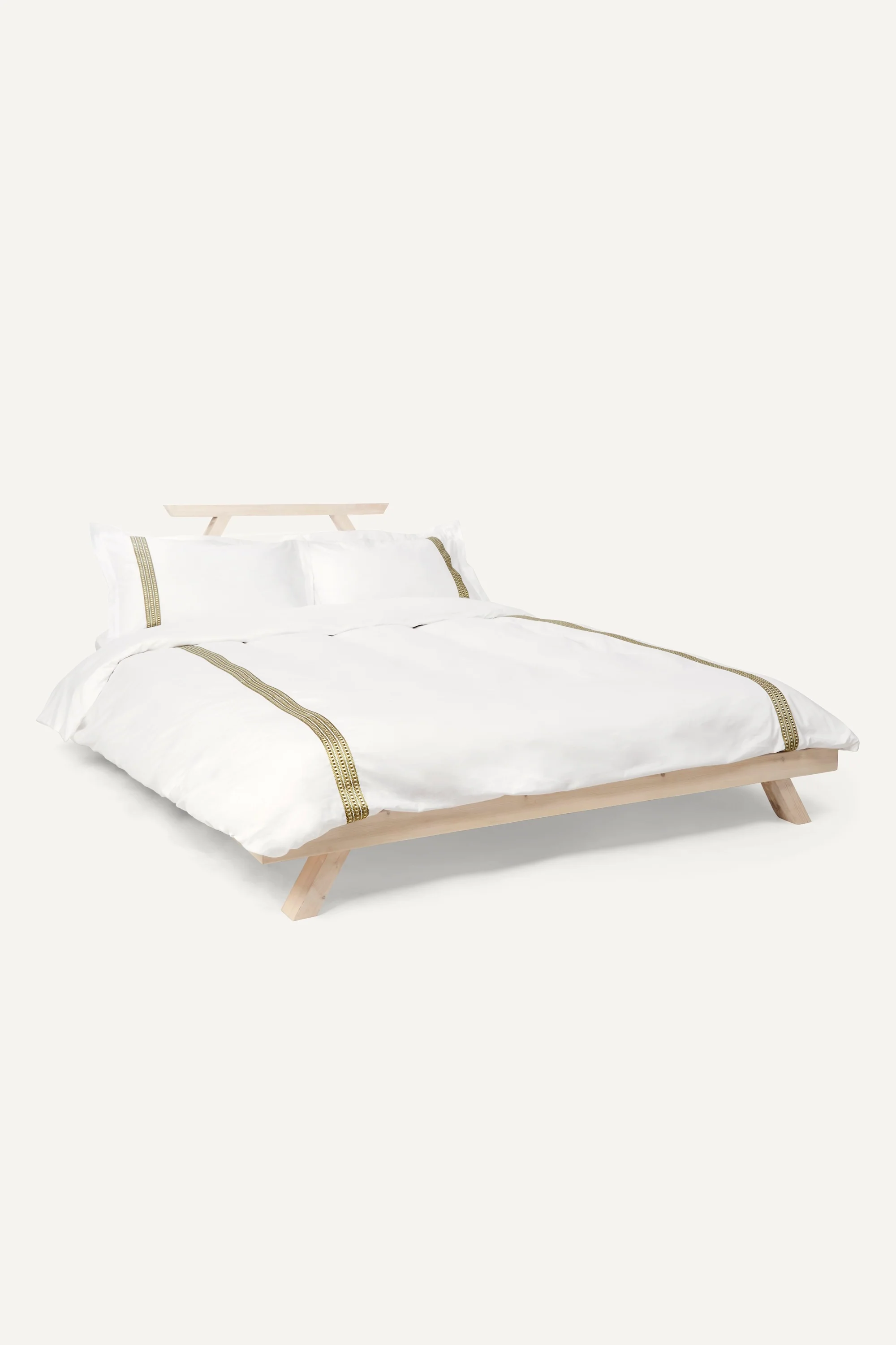 Raha Embroidered Duvet Cover - Classic White & Green