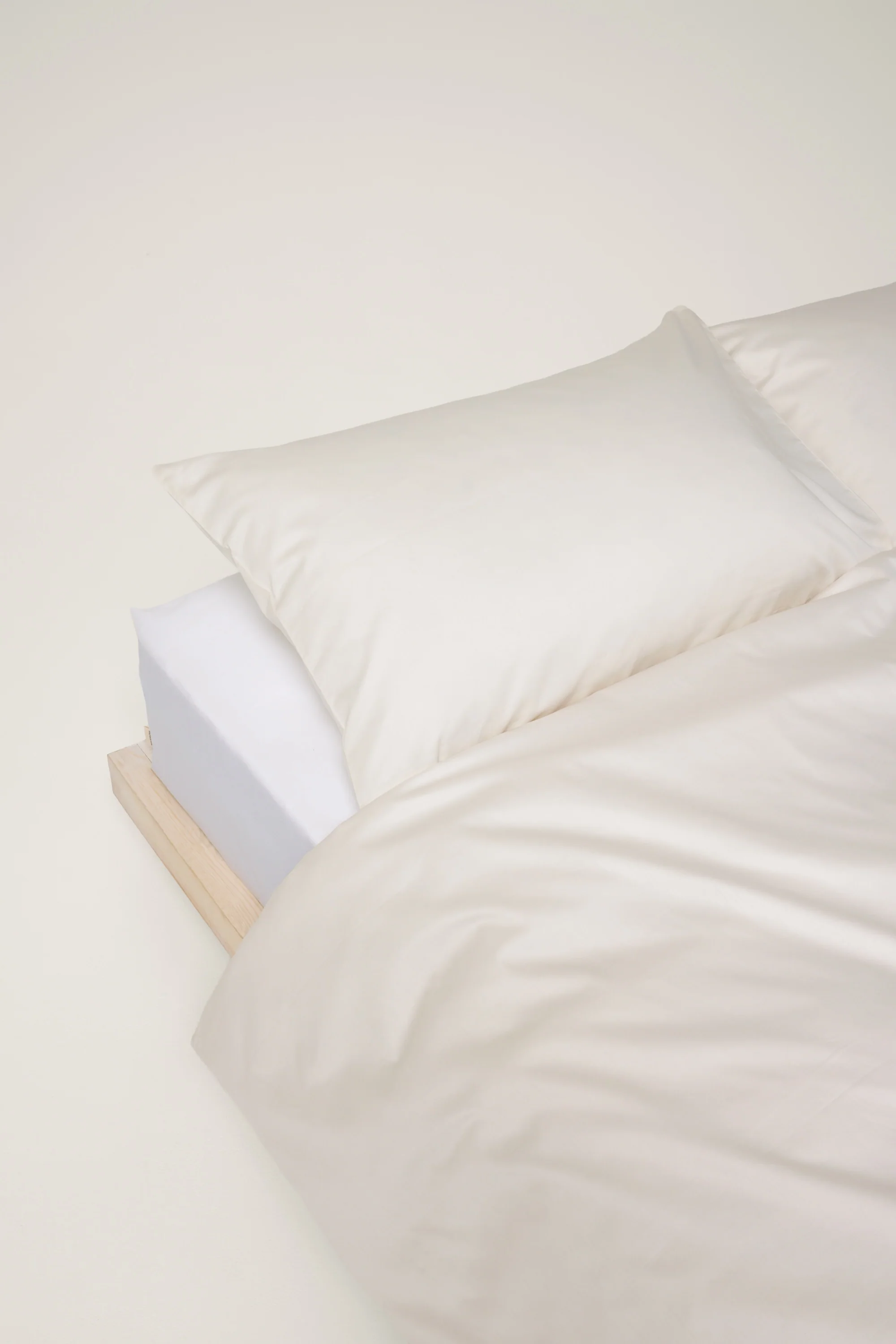 Sateen Organic Cotton Duvet Cover - Iridescent Ivory - Image 3