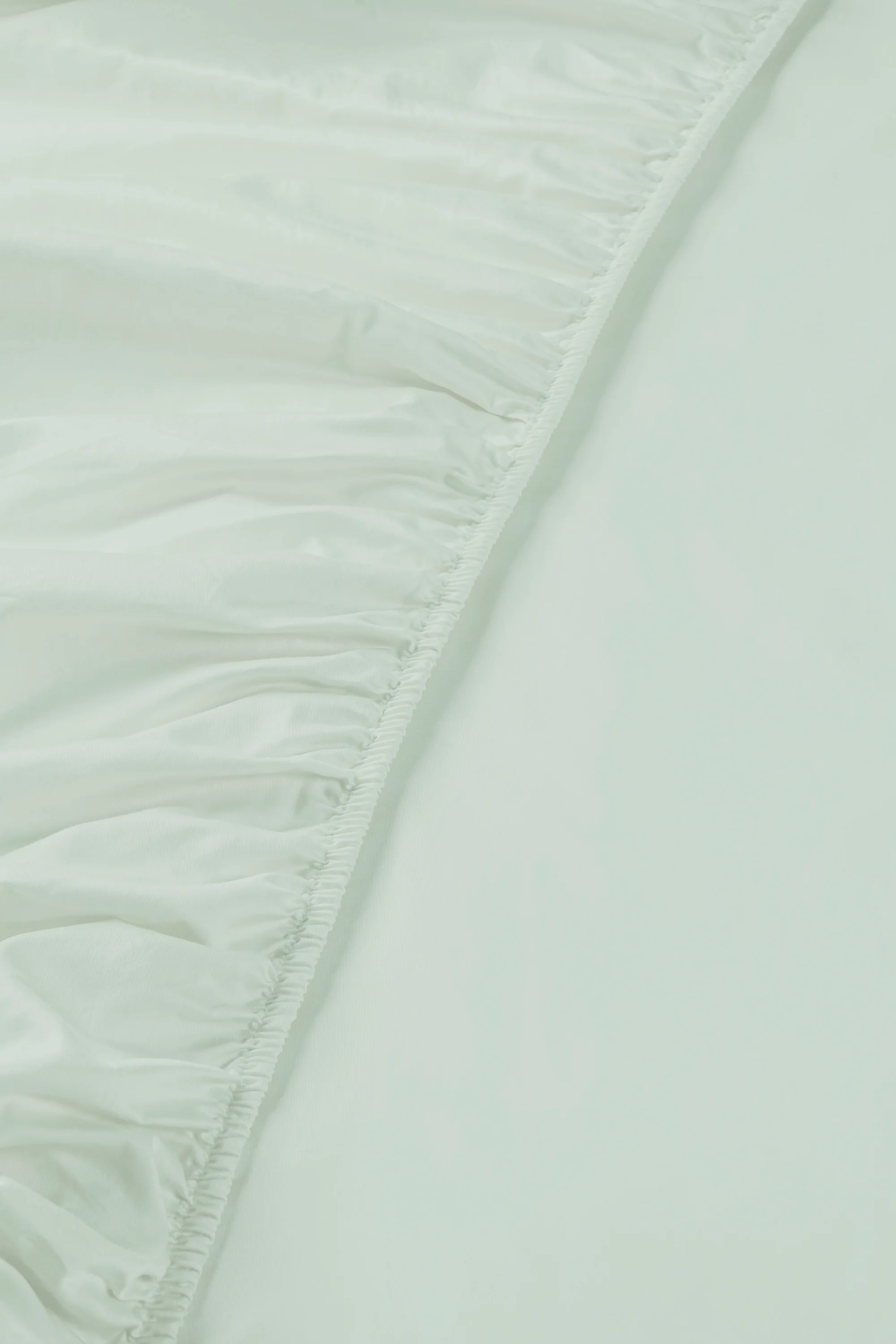 Sateen Organic Cotton Fitted Sheet - Spring Blue - Image 3